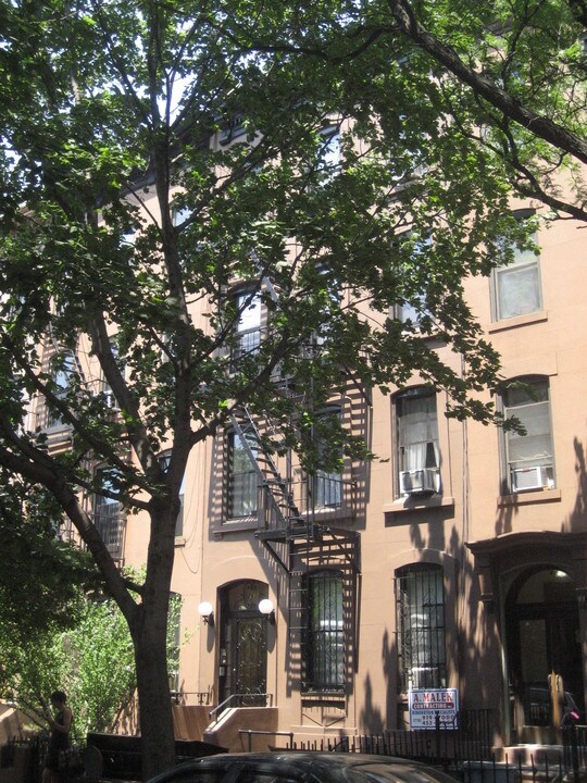 21 Sterling Pl in Brooklyn, NY - Building Photo