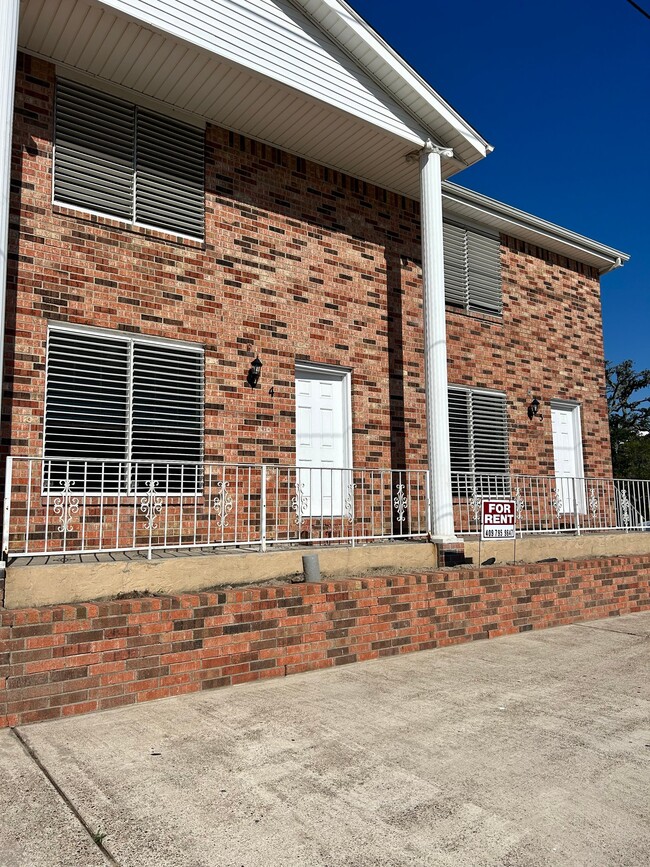 711 7th St, Unit 5