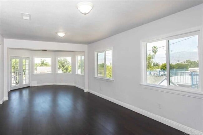 property at 259 E Crescent Ave