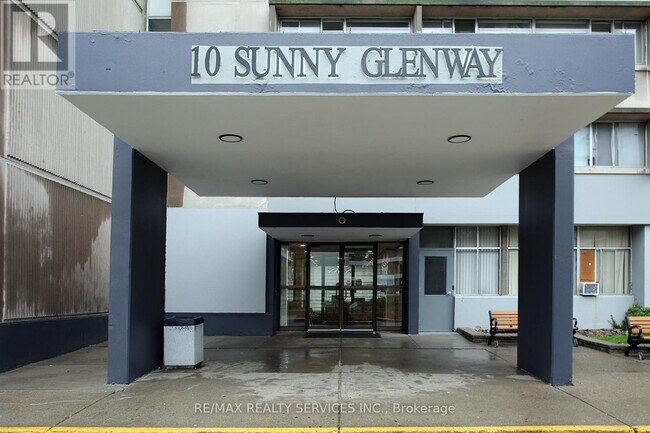 507-10 Sunny Glenway in Toronto, ON - Building Photo - Building Photo