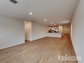 3214 Holly Stokes Wy in Conroe, TX - Foto de edificio - Building Photo