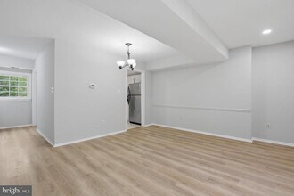 7739 Tiverton Dr in West Springfield, VA - Building Photo - Building Photo