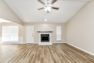 308 Southlake Dr in Forney, TX - Foto de edificio - Building Photo