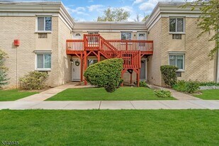 1 Lake Ave in East Brunswick, NJ - Building Photo