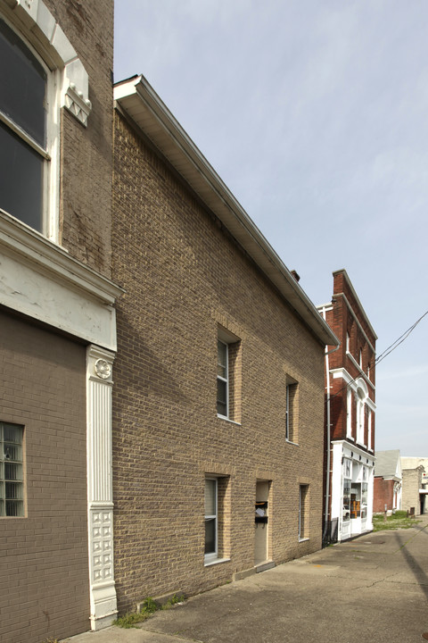 1612 W Market St in Louisville, KY - Building Photo