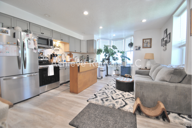218 E 500 N in Logan, UT - Building Photo - Building Photo