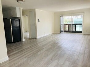 676 Seacoast Dr in Imperial Beach, CA - Building Photo - Building Photo