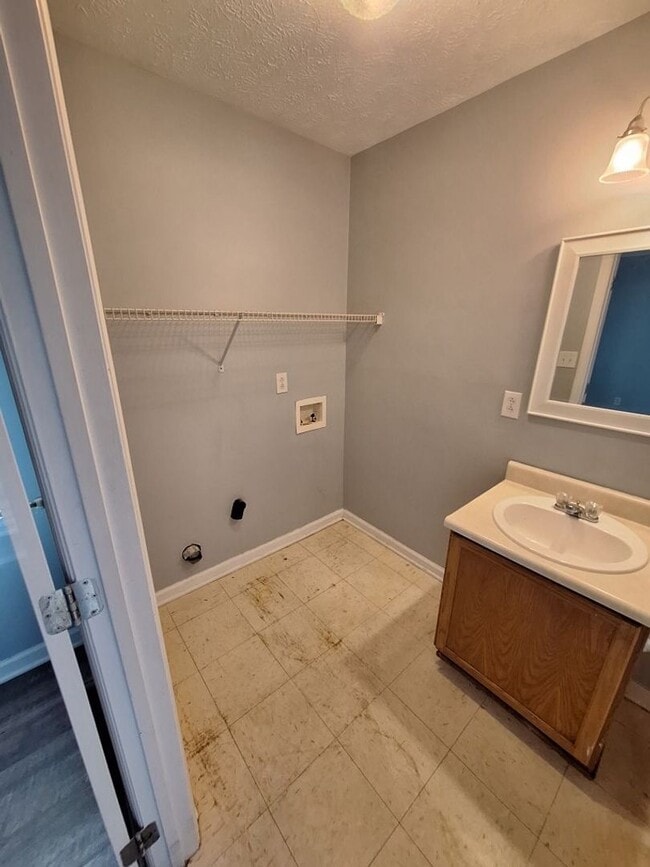 207 Centipede Ln in Raeford, NC - Building Photo - Building Photo