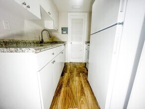 202 Lucerne Ave in Lake Worth Beach, FL - Building Photo - Building Photo