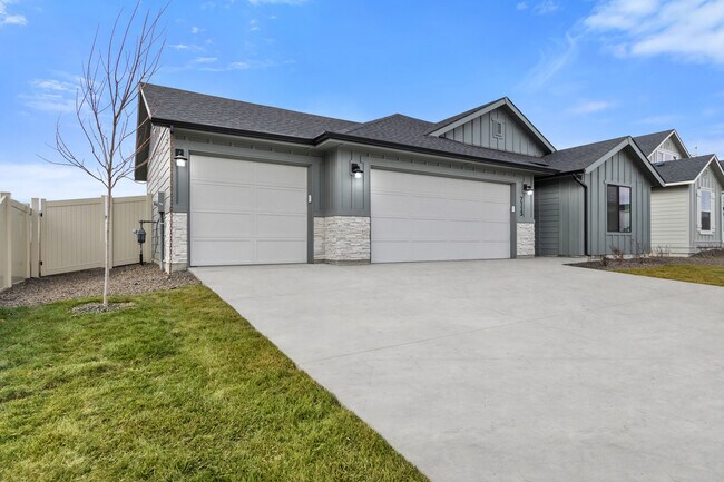 3117 S Old Farm Ave in Meridian, ID - Building Photo - Building Photo