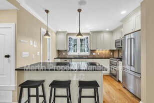 83 Dresser St in Boston, MA - Building Photo