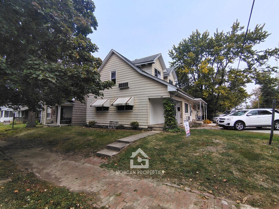 222 E Monroe St, Unit 1 in Alexandria, IN - Building Photo