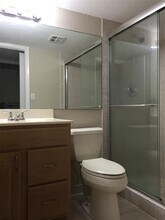 1100 Crystal Lake Dr in Pompano Beach, FL - Building Photo - Building Photo