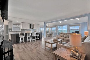 7 Oak St in Wading River, NY - Building Photo