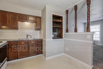 701 NE Columbus St in Lee's Summit, MO - Building Photo - Building Photo