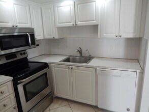 242 Seville K in Delray Beach, FL - Building Photo - Building Photo