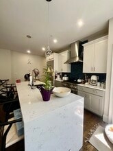 555 E 5th St, Unit 1 in Boston, MA - Building Photo - Building Photo