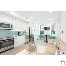 2717 N Howard St in Philadelphia, PA - Building Photo - Building Photo