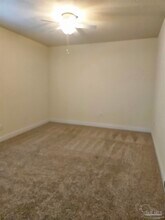 961 Grindstone Ln in Cantonment, FL - Foto de edificio - Building Photo