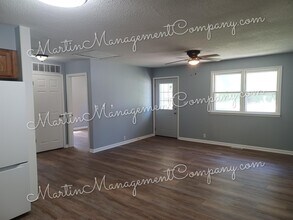 109 E Clay St in Smithton, MO - Building Photo - Building Photo