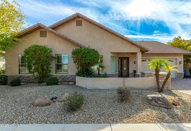 property at 4213 E Edgemont Ave
