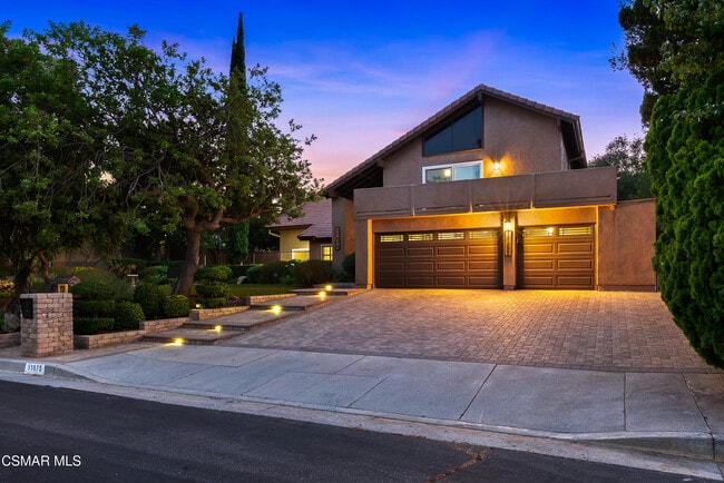 11075 Oso Ave in Los Angeles, CA - Building Photo - Building Photo