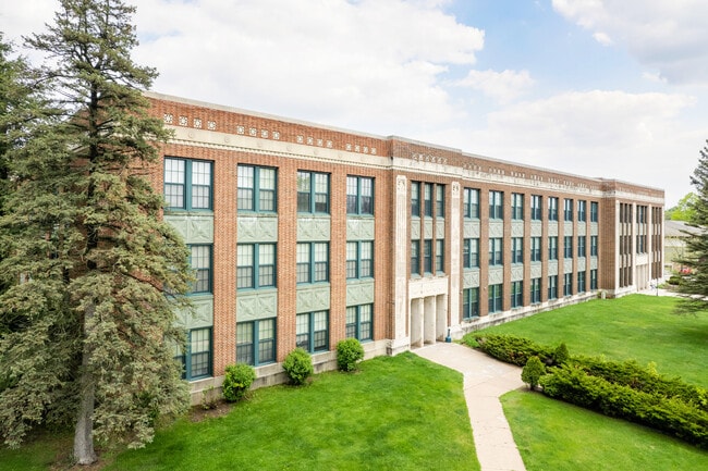 East High Apartments in Wausau, WI - Building Photo - Building Photo