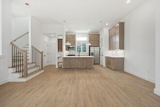 2121 Hoskins Dr in Houston, TX - Building Photo - Building Photo