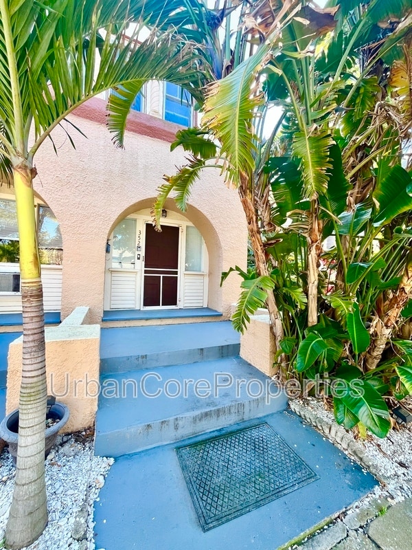 352 13th Ave NE in St. Petersburg, FL - Building Photo - Building Photo
