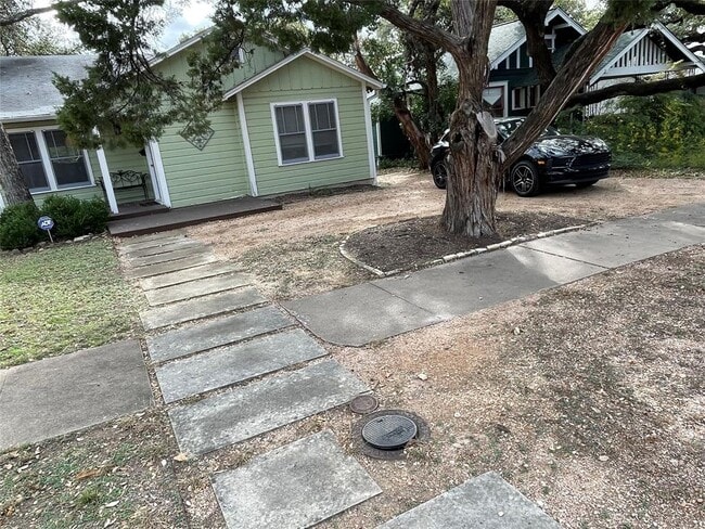 1415 Travis Heights Blvd in Austin, TX - Building Photo - Building Photo