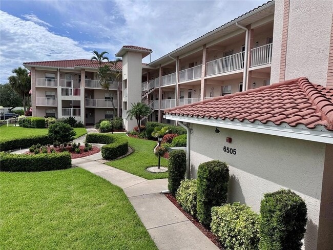 6505 Stone River Rd, Unit 309 in Bradenton, FL - Foto de edificio - Building Photo