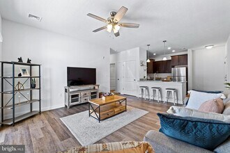 2340 Hadley Blvd, Unit 103 in Enola, PA - Building Photo - Building Photo