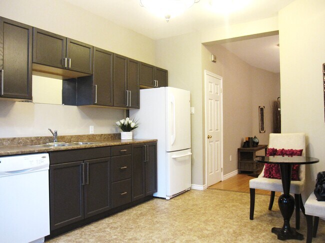 310 Riverdale Av in Toronto, ON - Building Photo - Building Photo