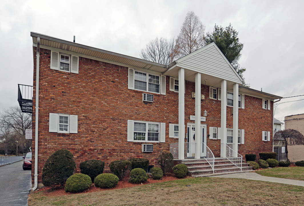 Karen Gardens in Bloomfield, NJ - Building Photo