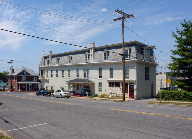 1-7 E Church St in Williamsport, MD - Foto de edificio - Building Photo