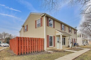 1834 Jamestown Cir in Hoffman Estates, IL - Building Photo