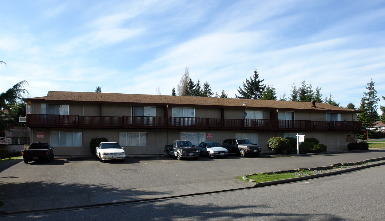 1410 Rainier Dr in Fircrest, WA - Building Photo