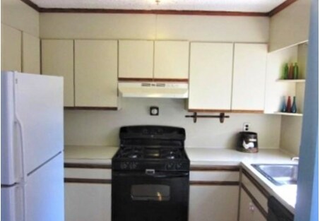 20 Saint Paul St, Unit 3 in Brookline, MA - Building Photo