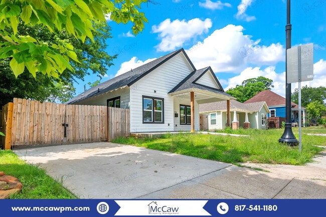 property at 924 E Hattie St