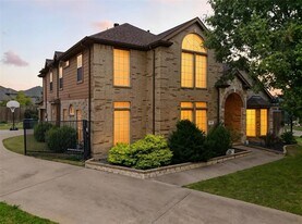 607 Hilltop Dr in Murphy, TX - Building Photo