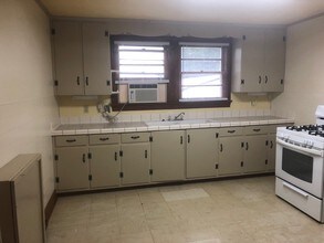 704 E Thomas St in Hammond, LA - Foto de edificio - Building Photo