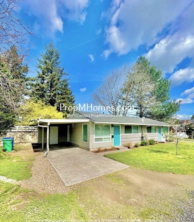 property at 6927 NE Clackamas St
