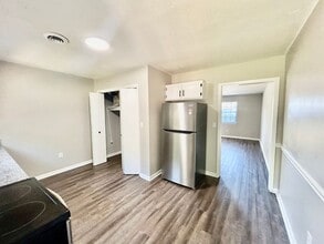 706 Roberta Drive in Rossville, GA - Building Photo - Interior Photo