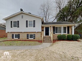 7316 Woodstream Dr in Charlotte, NC - Building Photo