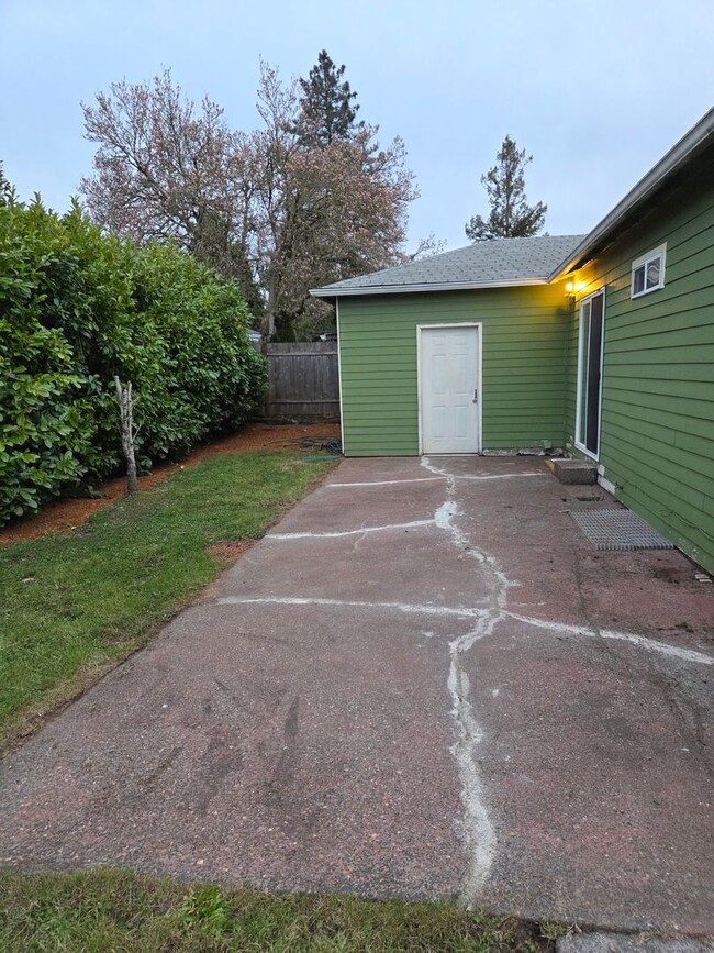 4847 SE 87th Ave in Portland, OR - Building Photo - Building Photo