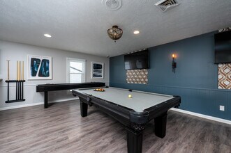Lake Castleton Apartments in Indianapolis, IN - Building Photo - Interior Photo