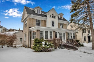 2 Niagara Fls Blvd in Buffalo, NY - Building Photo - Building Photo