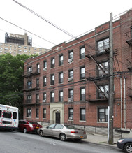 702 E New York Ave in Brooklyn, NY - Building Photo - Building Photo