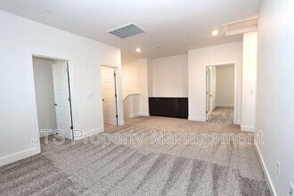 3513 Birdland Ave in Sacramento, CA - Building Photo - Building Photo