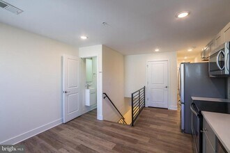 2444 Frankford Ave in Philadelphia, PA - Building Photo - Building Photo